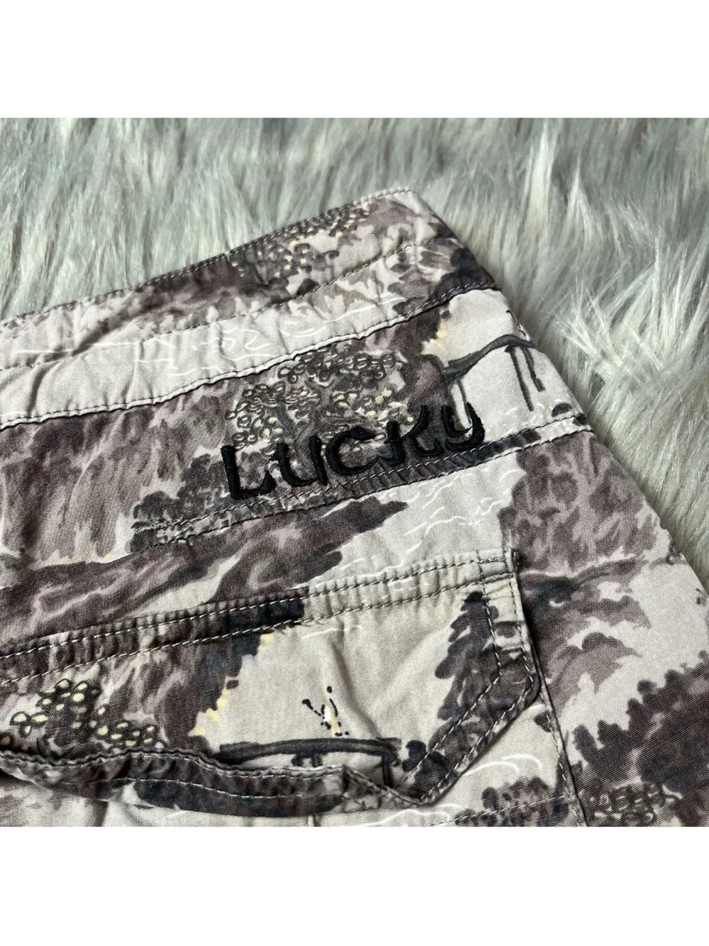 Vintage Y2K Lucky Brand Men’s Dragon Embroidered Board Short